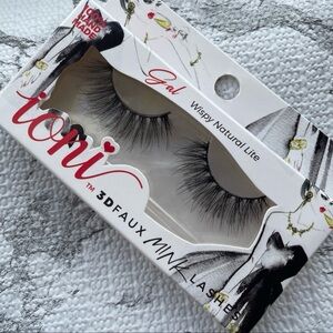Ioni Lashes